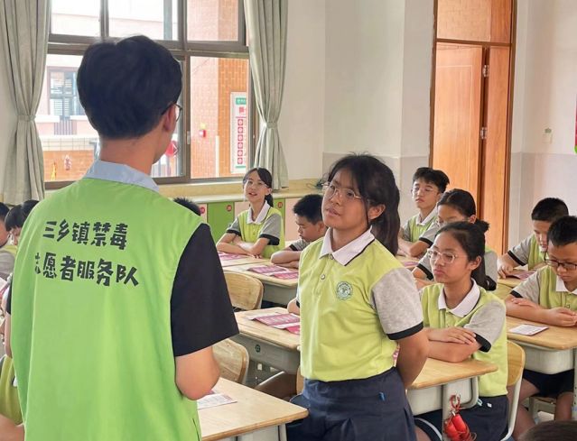 三鄉(xiāng)鎮(zhèn)開展“開學(xué)第一課，無毒伴我行”禁毒教育宣傳活動(dòng)圖片4_副本.jpg